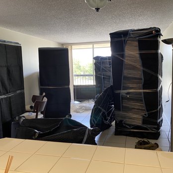 Sf Local Moving - All furniture pieces get wrapped with blankets and tape. - Movers Near Me - North Miami Beach, Florida Sf Local Moving - All furniture pieces get wrapped with blankets and tape. - Movers Near Me - North Miami Beach, Florida