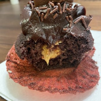 CeCe's Patisserie - Snickers Cupcake with amazing peanut butter and crunch filling. - Desserts Near Me - Aiea, Hawaii CeCe's Patisserie - Snickers Cupcake with amazing peanut butter and crunch filling. - Desserts Near Me - Aiea, Hawaii
