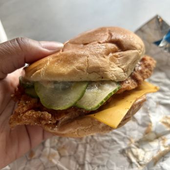 Zippy Lube - Chicken Sandwich (with hot sauce on the side) - Coffee & Tea Near Me - Madison, Wisconsin Zippy Lube - Chicken Sandwich (with hot sauce on the side) - Coffee & Tea Near Me - Madison, Wisconsin