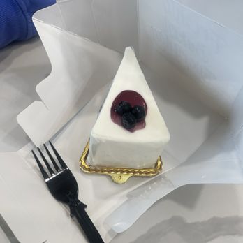 Tous Les Jours - Berry Cloud Cake - Coffee & Tea Near Me - Oklahoma City, Oklahoma Tous Les Jours - Berry Cloud Cake - Coffee & Tea Near Me - Oklahoma City, Oklahoma
