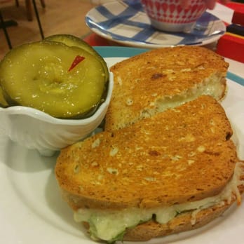 The Vegetable Hunter - J-Fur's four cheese grilled cheese. - Vegetarian Near Me - Harrisburg, Pennsylvania The Vegetable Hunter - J-Fur's four cheese grilled cheese. - Vegetarian Near Me - Harrisburg, Pennsylvania