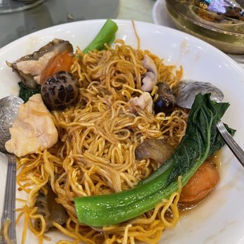 HL Peninsula Restaurant - Mushy pan fried noodles with abalone - Dim Sum Near Me - Milpitas, California HL Peninsula Restaurant - Mushy pan fried noodles with abalone - Dim Sum Near Me - Milpitas, California