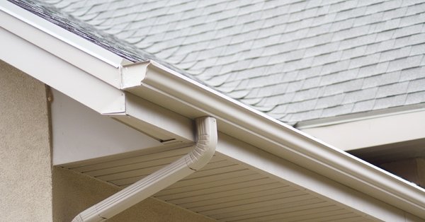 Seamless Gutters - It’s important to note that seamless gutter installation is not a DIY project. The process of cutting, custom fitting and mounting seamless gutters is a dangerous and involved process best left to the pros. You’ll be glad you hired someone to do the work for you. Seamless gutters offer the best protection and total lifetime value for you home — plus they are easy to maintain.
Aluminum seamless gutters are popular in most climates, but particularly in Tennessee where they are made to endure freezing temperatures. Seamless Gutters - It’s important to note that seamless gutter installation is not a DIY project. The process of cutting, custom fitting and mounting seamless gutters is a dangerous and involved process best left to the pros. You’ll be glad you hired someone to do the work for you. Seamless gutters offer the best protection and total lifetime value for you home — plus they are easy to maintain.
Aluminum seamless gutters are popular in most climates, but particularly in Tennessee where they are made to endure freezing temperatures.