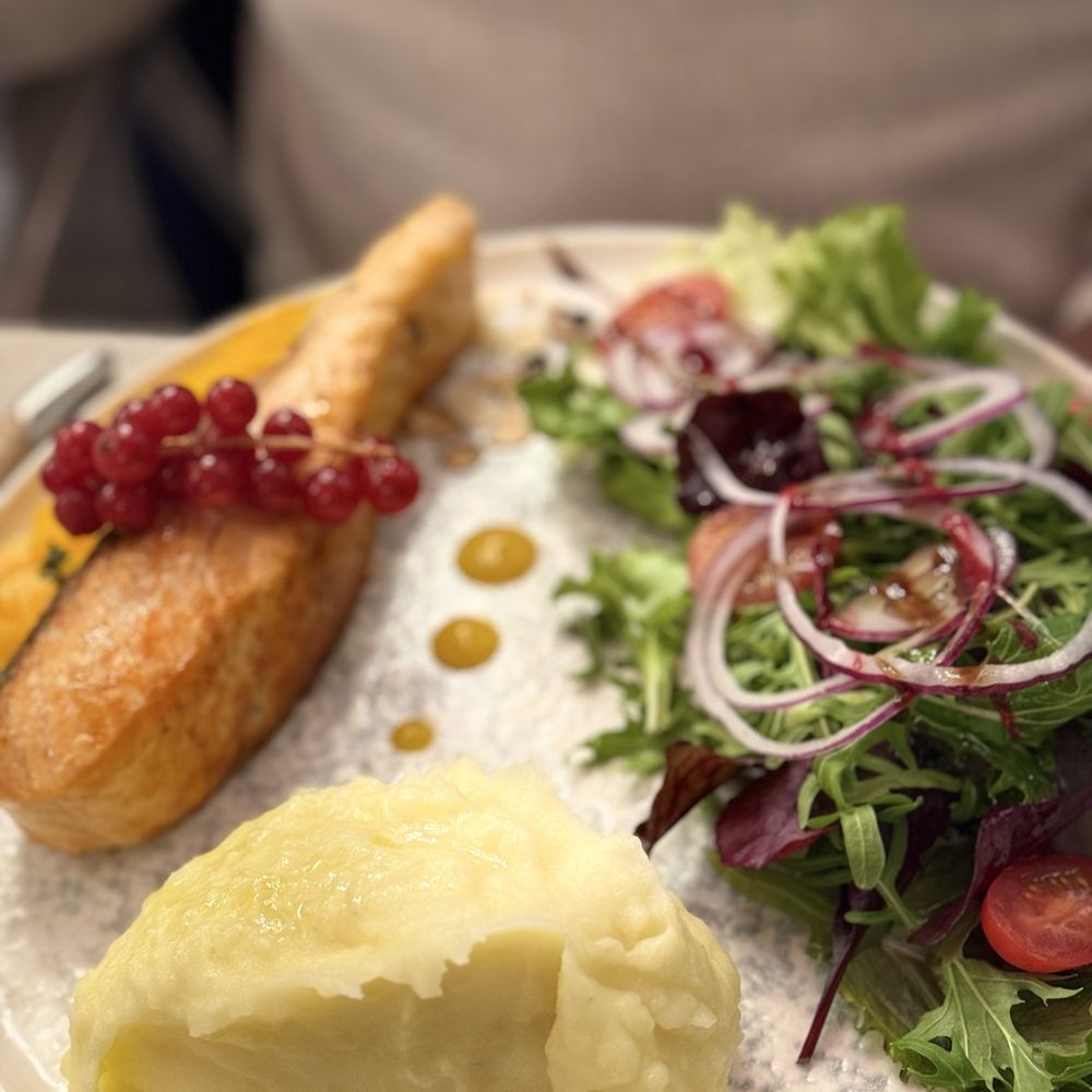 La Cucina - Salmon steak with mango - Italian Near Me - Nice, 06 La Cucina - Salmon steak with mango - Italian Near Me - Nice, 06