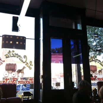 La Carreta Rosa - Interior, looking towards the entrance of the restaurant. - Mexican Near Me - Council Bluffs, Iowa