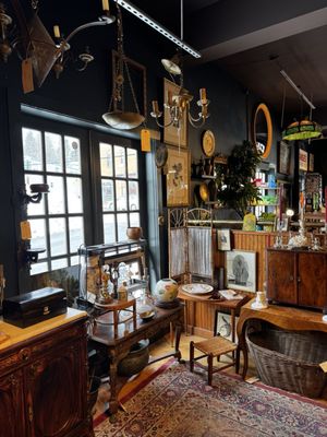 Tannersville Antique & Artisan Center by null