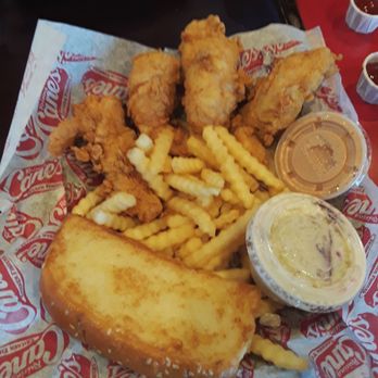 Raising Cane's Chicken Fingers - Our first time - Fast Food Near Me - Yuma, Arizona