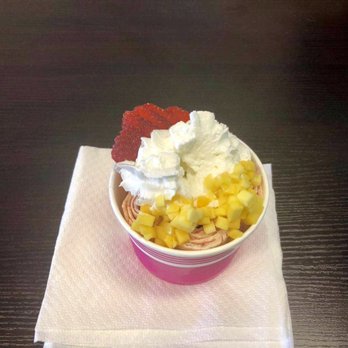 Roll Avenue Ice Cream Rolls - Sunset! Mango and strawberry - Ice Cream & Frozen Yogurt Near Me - Mesa, Arizona