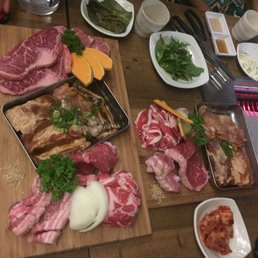 Platter A on the left, platter B on the right. Platter A on the left, platter B on the right.