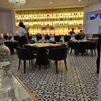 Sugar Factory - Inside - American Near Me - Honolulu, Hawaii Sugar Factory - Inside - American Near Me - Honolulu, Hawaii