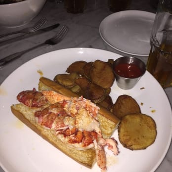Mignonette - Lobster roll - New American Near Me - Miami, Florida Mignonette - Lobster roll - New American Near Me - Miami, Florida