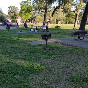 Mangum Manor Park - seating under the trees - Parks Near Me - Houston, Texas Mangum Manor Park - seating under the trees - Parks Near Me - Houston, Texas