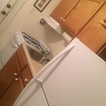 A Creole Cottage - full kitchen. we accidentally left our vodka in that freezer )= - Bed & Breakfast Near Me - New Orleans, Louisiana A Creole Cottage - full kitchen. we accidentally left our vodka in that freezer )= - Bed & Breakfast Near Me - New Orleans, Louisiana