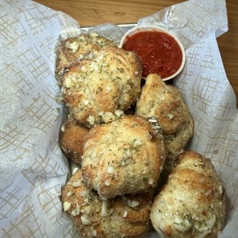 Da Pizza Company - garlic knots - Pizza Near Me - Oak Park, Illinois Da Pizza Company - garlic knots - Pizza Near Me - Oak Park, Illinois