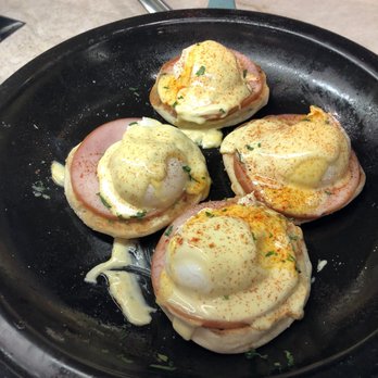 La Hiki - Canadian Benedict- one buffet item - Breakfast & Brunch Near Me - Kapolei, Hawaii