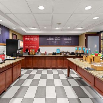 Hampton Inn & Suites Burlington - Breakfast Area - Hotels Near Me - Burlington, Washington Hampton Inn & Suites Burlington - Breakfast Area - Hotels Near Me - Burlington, Washington