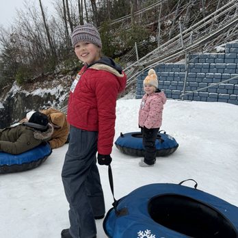 Ober Mountain - Ready to tube from the top of the hill! - Amusement Parks Near Me - Gatlinburg, Tennessee