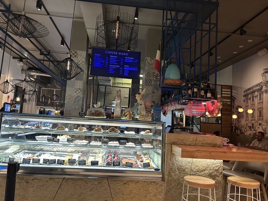 Alice Pizza and Restaurant (Locust Street) by null