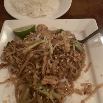 Galanga Thai - Chicken Pad Thai - Thai Near Me - Bay Shore, New York Galanga Thai - Chicken Pad Thai - Thai Near Me - Bay Shore, New York