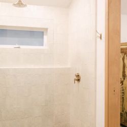 Artistic Glass - Bathroom shower glass partition