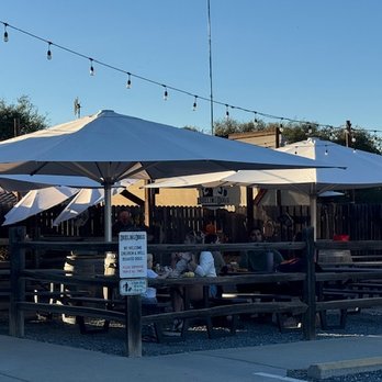 Dueling Dogs Brewing - Patio Seating - Breweries Near Me - Lincoln, California Dueling Dogs Brewing - Patio Seating - Breweries Near Me - Lincoln, California