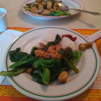Peking Restaurant - Chinese Broccoli with chicken in Oyster Sauce. - Chinese Near Me - Westminster, California