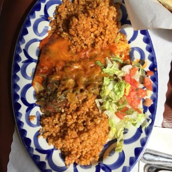 El Pinto - Chicken enchiladas - New Mexican Cuisine Near Me - Albuquerque, New Mexico El Pinto - Chicken enchiladas - New Mexican Cuisine Near Me - Albuquerque, New Mexico