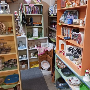 Junk N Treasure - Antiques Near Me - Aransas Pass, Texas Junk N Treasure - Antiques Near Me - Aransas Pass, Texas