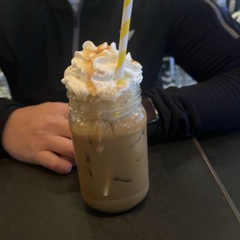 Mom's Kitchen & Bar - Comfort Food Near Me - New York, New York