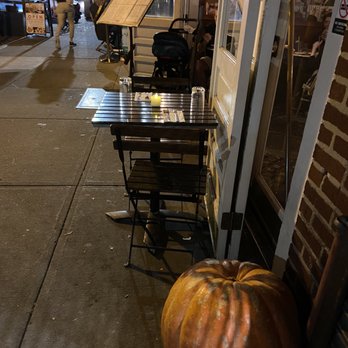 CAFÉ LULUc - Table for two - French Near Me - Brooklyn, New York CAFÉ LULUc - Table for two - French Near Me - Brooklyn, New York