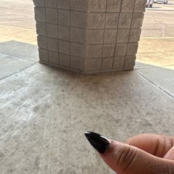 Nails City - This a picture of my nail and this one is mess up. He was going to fast and he was a little to aggressive as well.