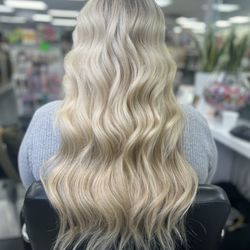 Tina's Beauty Salon & Supply - Amazing extensions !!