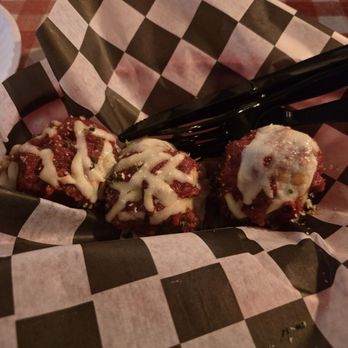 Woodstone Pizzeria - Pizza Near Me - Bakersfield, California