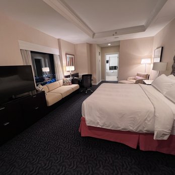 Renaissance Boston Seaport District - Hotels Near Me - Boston, Massachusetts