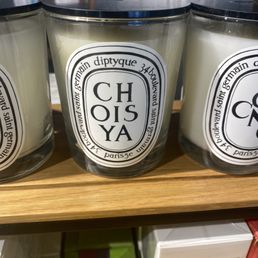 One of my FAVORITE SMELLS!!! It's tobacco scented but smells incredibly beautiful One of my FAVORITE SMELLS!!! It's tobacco scented but smells incredibly beautiful