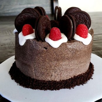 Willow Treets - Vegan oreo cake - Caterers Near Me