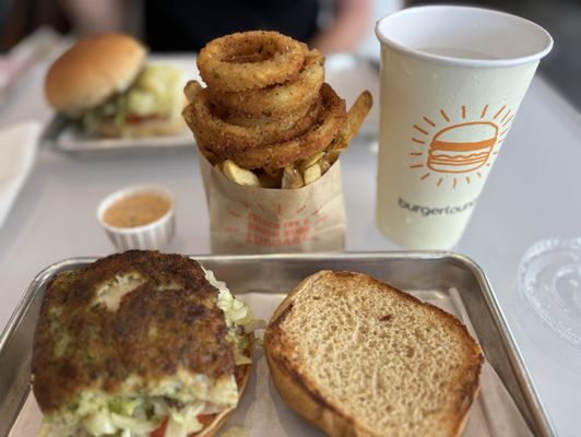 Burger Lounge by null