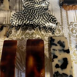 Vita Collage - The only quality hair clips are French,  I love my new one Victoria!