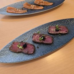 Black peppered tuna