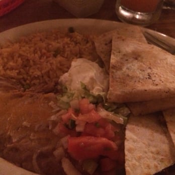 Mexico Restaurant - Carne asada quesadilla with rice, refried beans, lettuce, and sour cream - Mexican Near Me - Honolulu, Hawaii