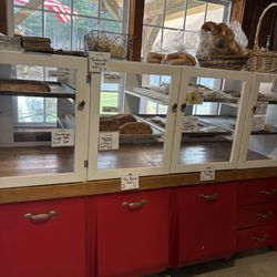 The Farmers Daughter - Bakery case