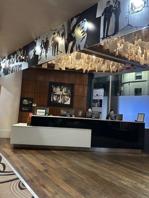 Hard Days Night Hotel by null