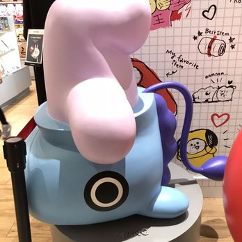 Line Friends Store - MANG - Accessories Near Me - Hong Kong, HK