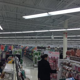 Well lit store and spacious Well lit store and spacious