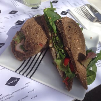 Tartinozuid - Gegrilde kip guacamole rucola en lichtpikante dressing...mmmm - Coffee & Tea Near Me - Antwerp, VAN