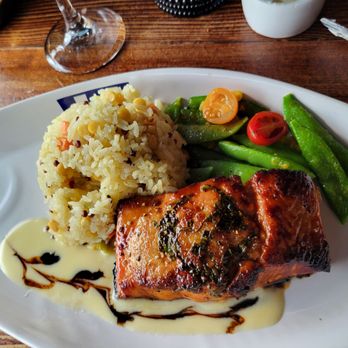 Duke’s Seafood Bellevue - Seafood Near Me - Bellevue, Washington