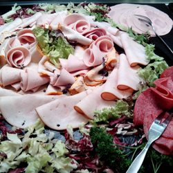 Lim's Restaurant - Putenbrust auf grünem Salat