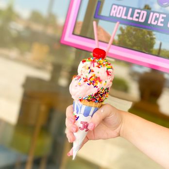 Rolly Ice - Vanilla Ice Cream w/ Chocolate Dipped Cone! - Ice Cream & Frozen Yogurt Near Me - Thibodaux, Louisiana