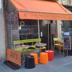Ari's Bagels