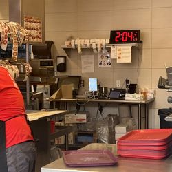 Earl of Sandwich - Stuff everywhere.. No way this place cares about their product